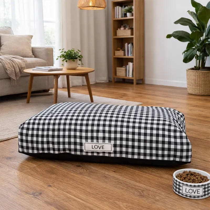 Cama acolchada para mascotas con opción de personalización en la parte superior