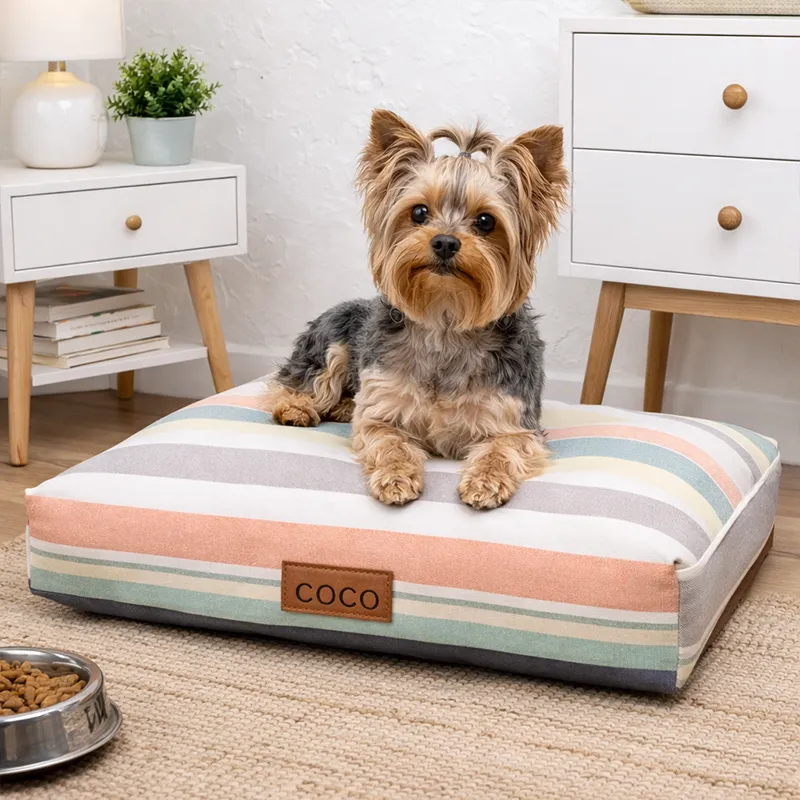 Cama acolchada para mascotas con opción de personalización en la parte superior